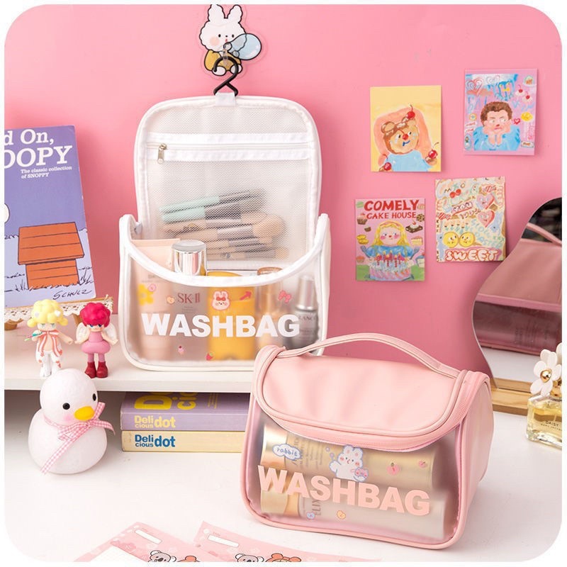 {พร้อมส่ง}กระเป๋าใส่เครื่องสำอางแบบใสแบบหนังกันน้ำกระเป๋าใส่เครื่องเขียนพกพาบรรจุเยอะมีหูหิ้วงานดีสวย มีที่เเขวนผนัง
