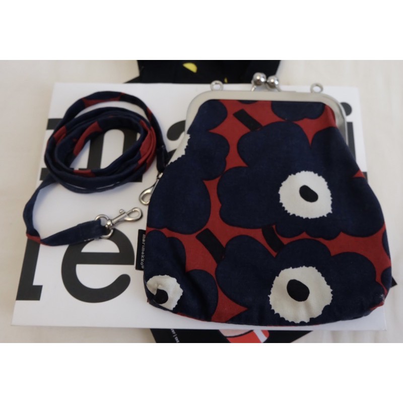 Marimekko roosa bag.