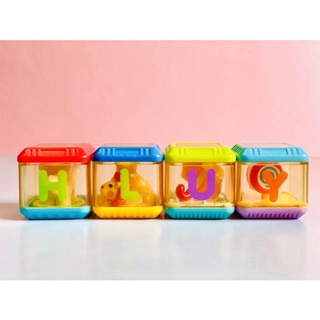 Fisher Price Alphabet blocks/บล๊อกอักษรฟิชเชอร์ไพรส์/ของเล่นมือสอง/ชองเล่นเสริมทักษะพัฒนาสมอง/1 ชุด 4 ชิ้น