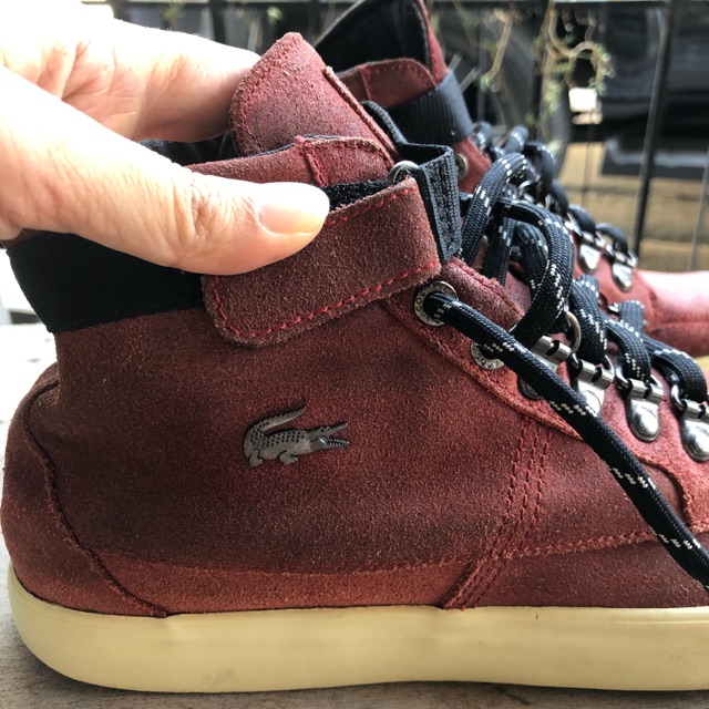 รองเท้าหนังกลับ Lacoste