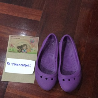 Crocs c9 แท้ สภาพดี รองเท้าเด็กผู้หญิง