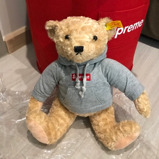 Supreme Teddy bear ตัวใหญ่มากสูง 30cm พร้อมส่งตัวเดียวค่ะ