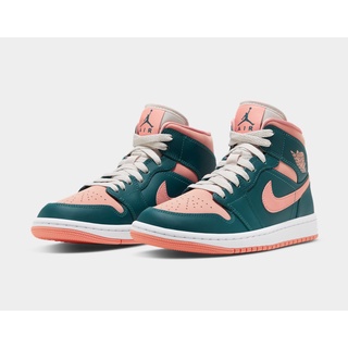 ของแท้ 100% Nike JORDAN 1 MID AJ1  รองเท้าผ้าใบผู้หญิง   พร้อมส่ง