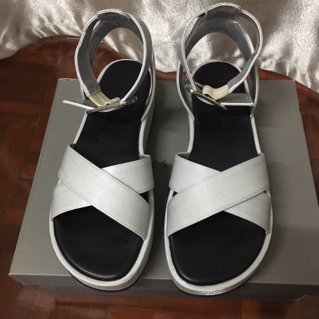 รองเท้า charles & keith