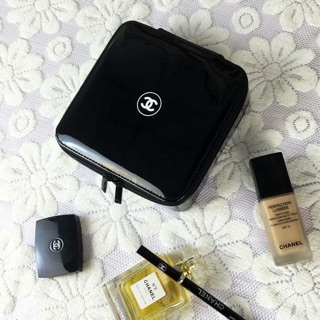 กระเป๋า กล่องใส่เครื่องสำอางค์ CC Cosmetic Box  Counter VIP GIFT แท้!! สินค้ามีพร้อมส่งในไทยค่ะ