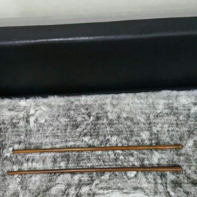 อุปกรณ์ ตกแต่งบ้าน ไม้ดึงผ้าม่าน ทำจากไม้สัก ลายสวยงามตามธรรมชาติ ทำสี ธรรมชาติ ขนาด 75 ซม. ราคาถูก