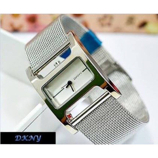 นาฬิกา DKNY ก๊อปเกรด A มือสอง สายสาน หน้าปัดดำ สภาพนางฟ้า