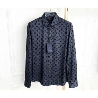 LOUIS VUITTON MONOGRAM BLACK LONG SLEEVE SHIRT เสื้อเชิ้ตคอปกแขนยาว แบรนด์หลุยส์วิตตอง ลายตัวหนังสือ LV โลโก้ โมโนแกรม