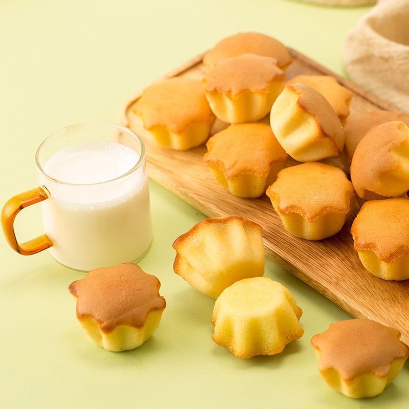 พร้อมส่ง เค้กเนยนมสด butter milk cake เนื้อแน่นและนุ่ม หอมนม แบ่งขายเป็นชิ้น มินิบัตเตอร์เค้กนำเข้าจากต่างประเทศ