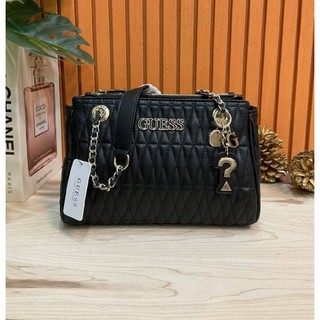 แท้💯% outlet GUESS CROSSBODY BAG  กระเป๋าถือหรือสะพาย ขนาดกำลังดี วัสดุ pu. faux leather