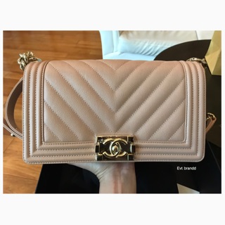 Kept unused chanel boy 10” chevron beige caviar HL 25 fullset