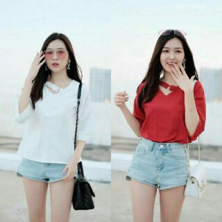 💖เสื้อแฟชั่นแต่งสายเว้าคอเล็กๆ งานน่ารักๆ มาอีกแล้ว