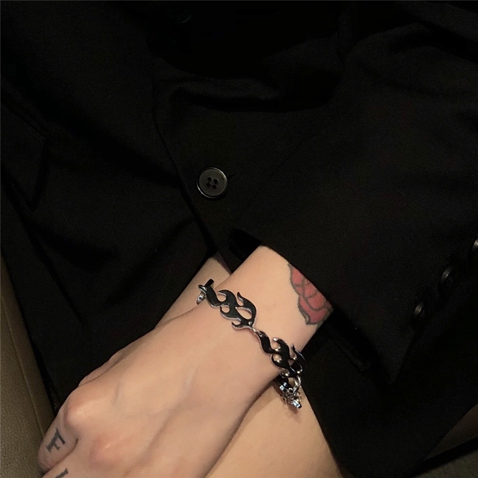 เครื่องประดับ สร้อยข้อมือ ลายเปลวไฟ สไตล์ฮิปฮอป สําหรับผู้ชาย และผู้หญิง