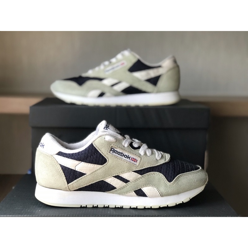 {2hands.real} รองเท้าผ้าใบ Reebok Classic Nylon Archive - ไซส์ 35