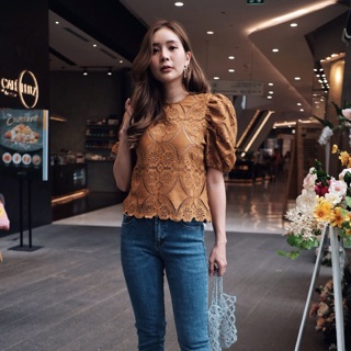 เสื้อลูกไม้แขนตุ๊กตา ผ้าฉลุลายสวยงามตามท้องเรื่อง ใส่ขึ้นมาน่ารักสุดๆ