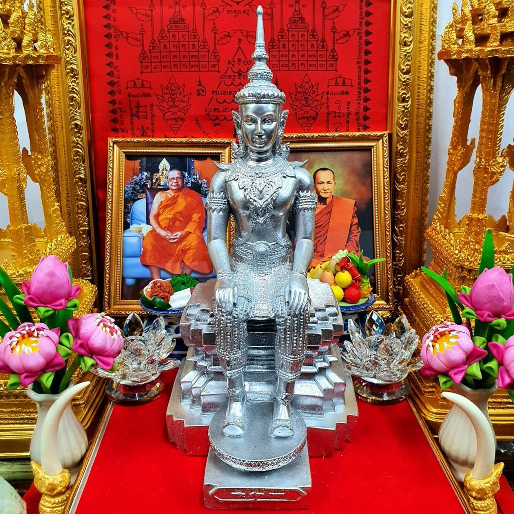 สมเด็จองค์ปฐม พระวิสุทธิเทพ สูง10นิ้ว เข้าพิธีปลุกเสกเสาร์5 วัดท่าซุง