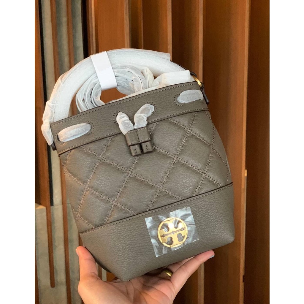 กระเป๋าถือ ขนาดเล็ก TORY BURCH MINI WILLA BUCKET BAG กระเป๋าทรงจนมจีบ