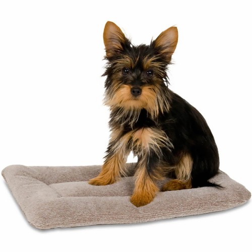 Petmate Kennel Mats ที่นอนสำหรับปูกรง ขนาดพอดีกรงเพ็ทเมททุกรุ่น บุขนนุ่ม ผ้าคล้ายกำมะหยี่ - รูปที่ 3