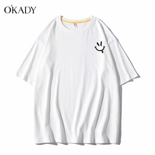 OKADY เสื้อยืด ฤดูร้อนผู้ชายสีทึบเสื้อยืดหลวมนักเรียนคู่แขนสั้นคอกลมพิมพ์ครึ่งแขน เสื้อยืดผู้ชาย