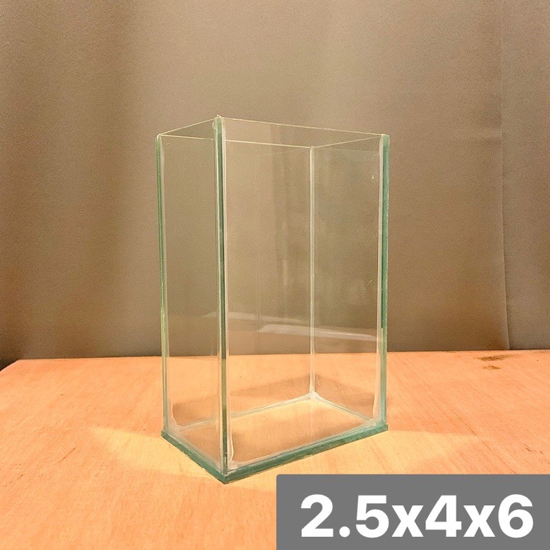 โหลปลากัดขนาด 2.5x4x6 นิ้ว กระจกหนา 3 มิลลิเมตร