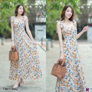 MF17842  Maxi dress ลายดอกเดซี่ ผูกไหล่แบบผูกเอง (สายปรับระดับได้) มีสม๊อคด้านหล้ง มีซับใน  แบบน่ารักใส่ออกมาแล้วสวยสดใส