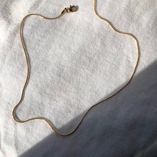 The lil Girl simple gold necklace