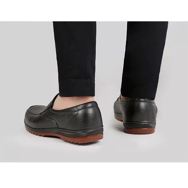 รองเท้าผู้ชาย รองเท้าบุรุษ size39-44（สีดำ）รุ่น CDM8183