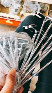 ถูกที่สุด 1 มัดมี 10ชิ้น ❗️ พร้อมส่งทุกขนาด🔥 แข็งแรงทนทาน ✨ตะขอเกาะตะแกรง ฮุก Hook