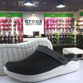 Crocsแท้จริงรองเท้าผู้ชายและผู้หญิงรองเท้าชายหาด