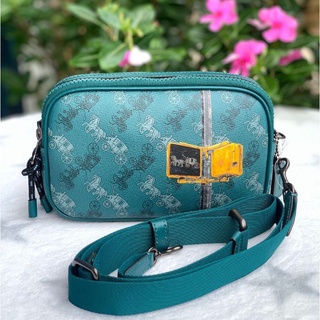 🎀 (สด-ผ่อน) กระเป๋าสะพาย 2ซิป 7 นิ้ว สีเขียว COACH F84639 CROSSBODY POUCH WITH HORSE AND CARRIAGE PRINT