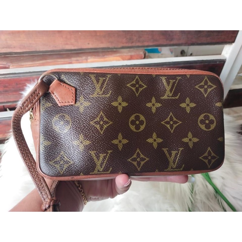 Louis Vuittonแท้มือสอง