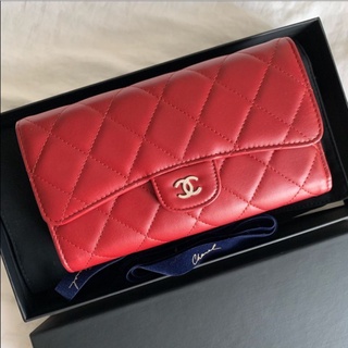 Chanel Medium Sarah Trifold Wallet Holo16