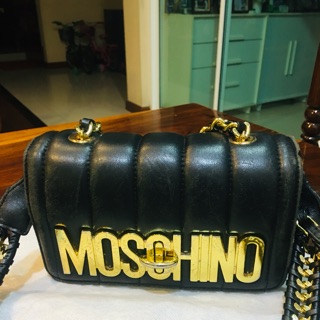 กระเป๋า moschino