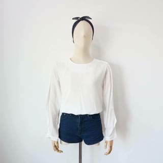 เสื้อแขนยาวผ้าลื่น freesize ใส่สบายมาก