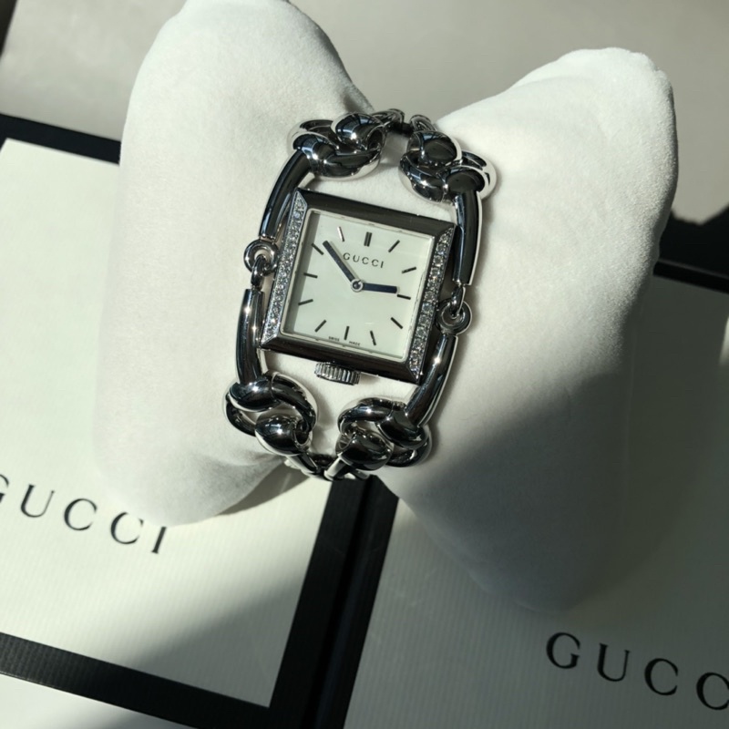 Gucci Bracelet Diamond Bezel Mother of Peal Dial Ladies Watch