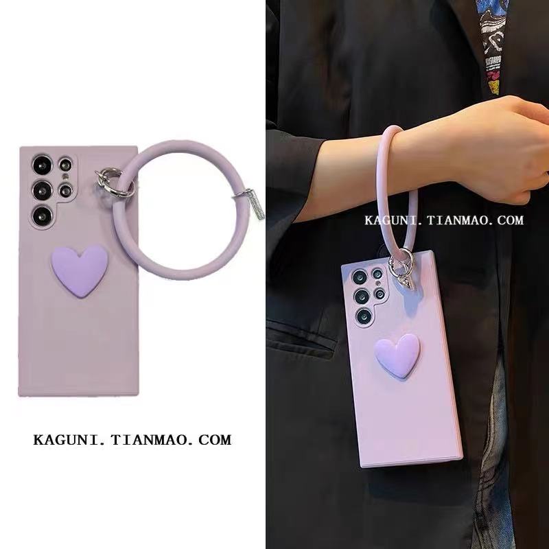 แฟชั่น เล็กสด ม่วงไลแลค สามมิติ รักหัวใจ สายรัดข้อมือ เคส Samsung Galaxy S24 Ultra S23 Ultra S22 Ultra S21 S20FE S22 S23 S24 Plus + S21FE S20FE S21 Ultra Note20 Ultra Note10 Plus Case ใหม่ ผู้หญิง ความรู้สึกหรูหรา จี้สร้อยข้อมือ ขอบตรง นุ่ม เคส