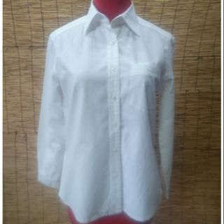 เสื้อเชิ้ตแขนยาวสีขาว feel and Ease