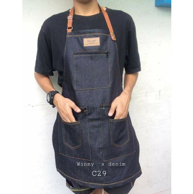 ผ้ากันเปื้อนยีนส์ สียีนส์เข้มรุ่นC29 สายหนังสไตล์คล้องคอปรับสายได้ กระเป๋า3ซิปใบใหญ่