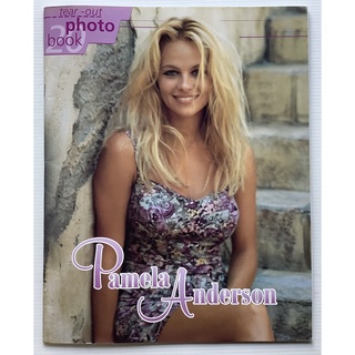 หนังสือ Pamela Anderson Tear-Out Photo Book ปี 1995 ลิขสิทธิ์ รวมภาพและเรื่องราวของ Pamela Anderson