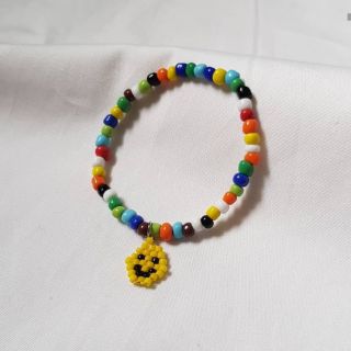 Smiley face candy กำไลลูกปัด จี้หน้ายิ้ม กำไลยางยืด จี้ยิ้ม กำไลสีๆ