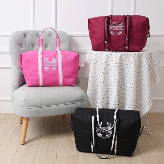 VICTORIAS SECRET PINK CAMPUS DUFFLE BAG มาใหม่ล่าสุด กระเป๋าสไตลเดินทาง ออกแนวsportเก๋ๆ 🍭