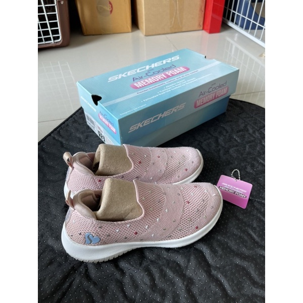 รองเท้าเด็ก sketchers สีชมพู