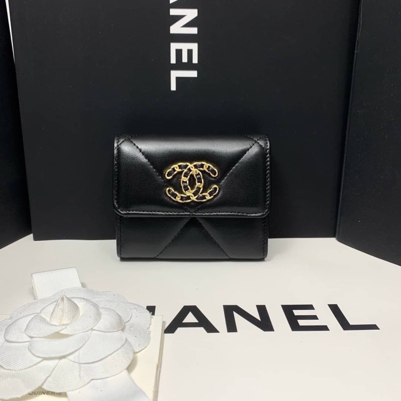Chanel 19 short wallet สีดำ
