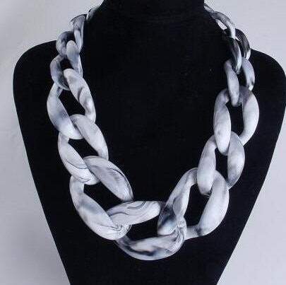 chunky plastic chain link necklace