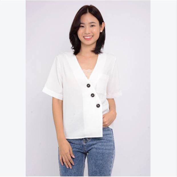 Chorchomcloset V Necked Side Button Top ขาว - chorchomcloset - ThaiPick