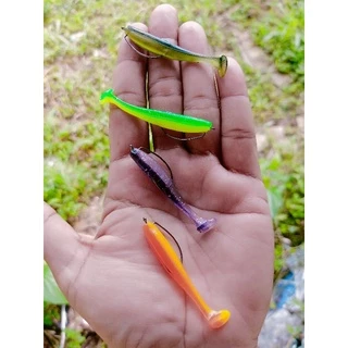 ปลายางสลิมจิ๋ว5cm.ยางนิ่มหางพริ้วทีเด็ดช่อนเก็บตกกระพงปลากรอซองละ15ตัว