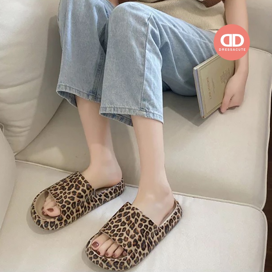 มาใหม่  🔥 2215 รองเท้าแตะสวมผู้หญิง ลายเสือสุดน่ารัก พื้นนุ่ม ใส่สบาย 🌊