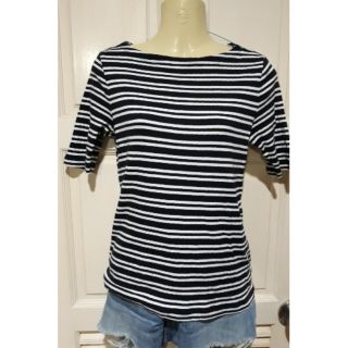 Uniqlo t-shirt boat neck size S ลายขวาง ***Imported***