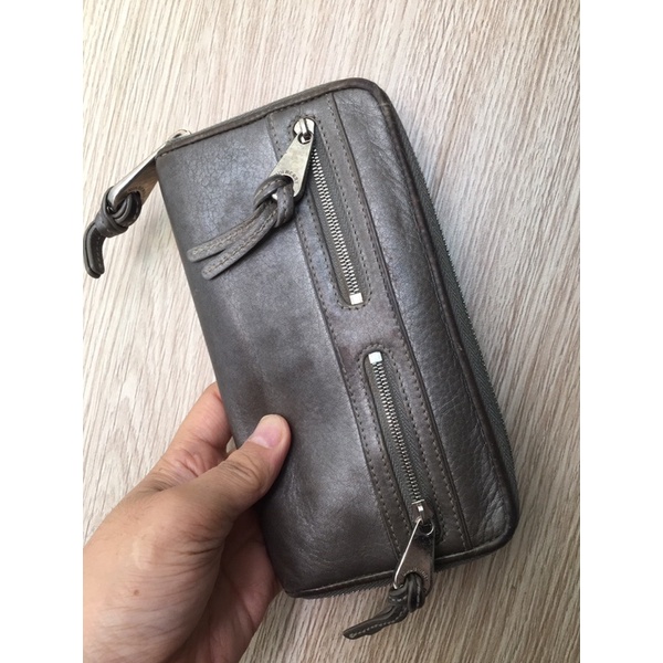 กระเป๋าสตางค์ Mulberry สภาพ 20% สีเทาเมทัลลิก สีเปลี่ยน รอยเปื้อน หัวซิปหลวม หัวซิปหลุด