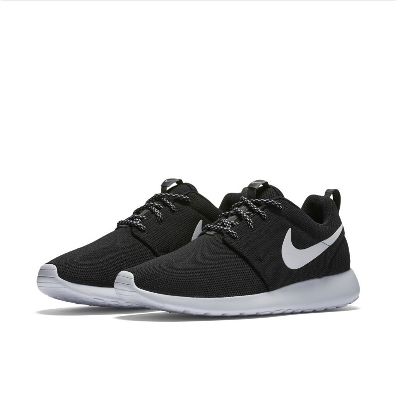 nike womens roshes